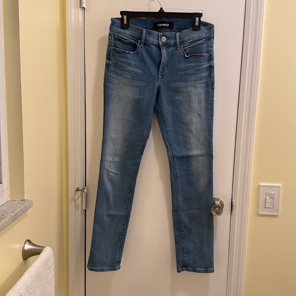 Express Stretch+ Denim Perfect Skinny Jeans Size 6R, Distressed, Mid-Rise EUC